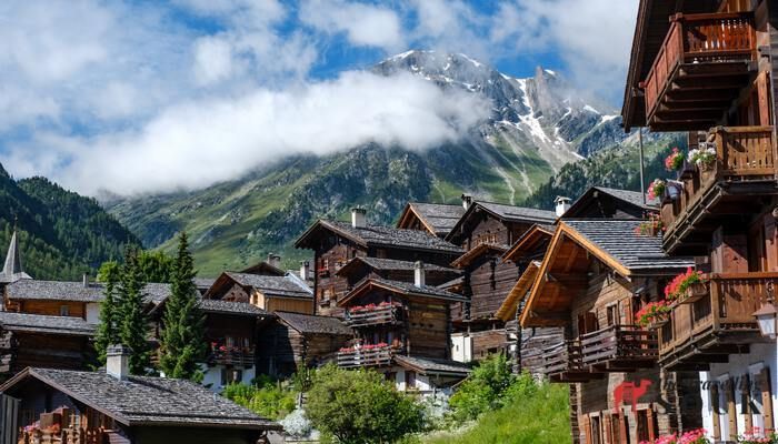 Chalets in de bergen in Zwitserland